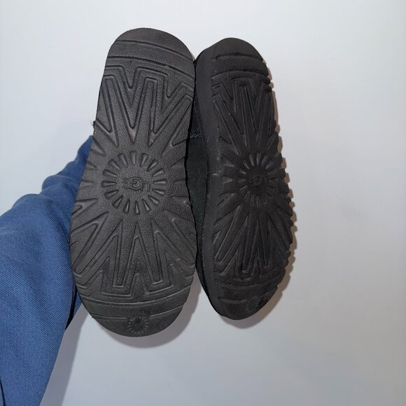 UGG Womens Classic Mini II Boot Sheepskin Ankle Boots in Black - 6 Suede Comfort - Picture 2 of 3